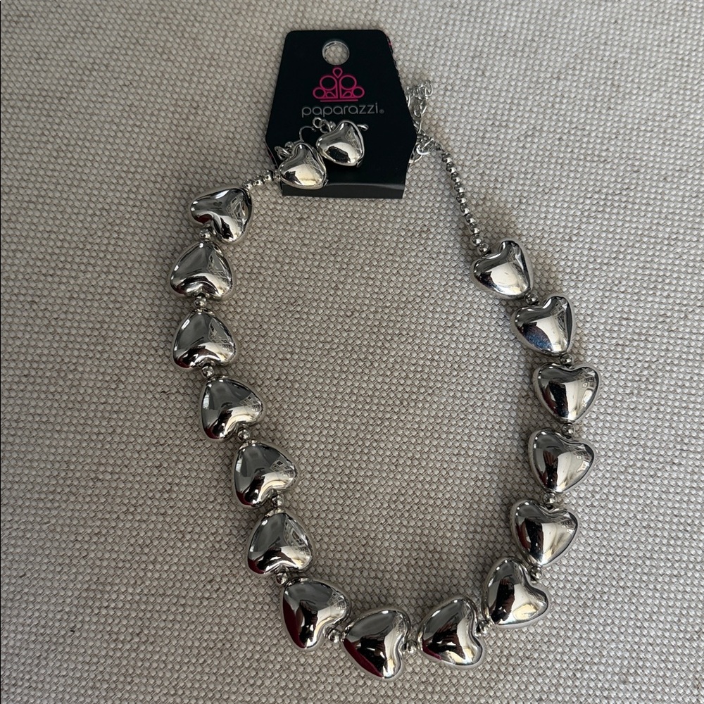 paparazzi Shiny Silver Heart Link Necklace & earring set